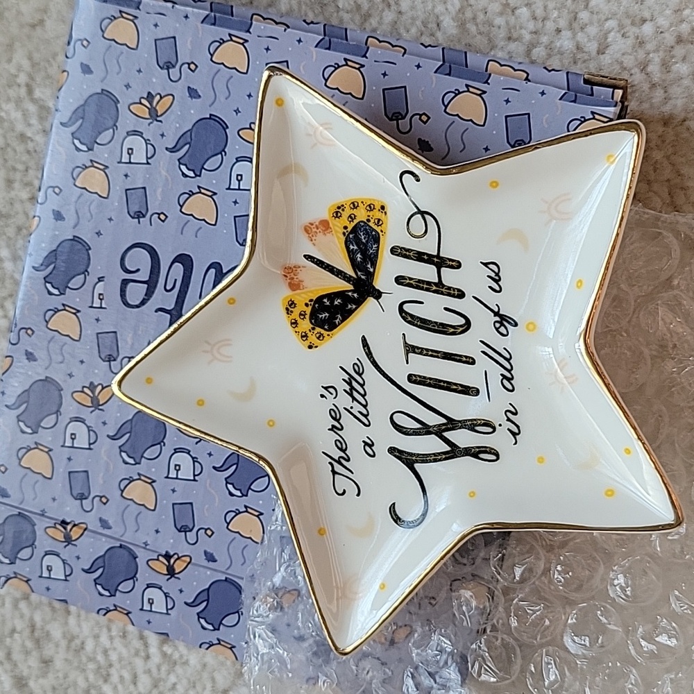 Star-Shaped Ceramic Trinket Dish - White and Gold